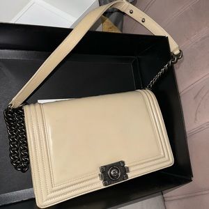 CHANEL Cream Crossbody Bag with Chain Strap